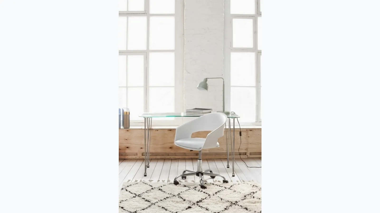 Operational desk in glass and steel Rondò by Bizzotto.