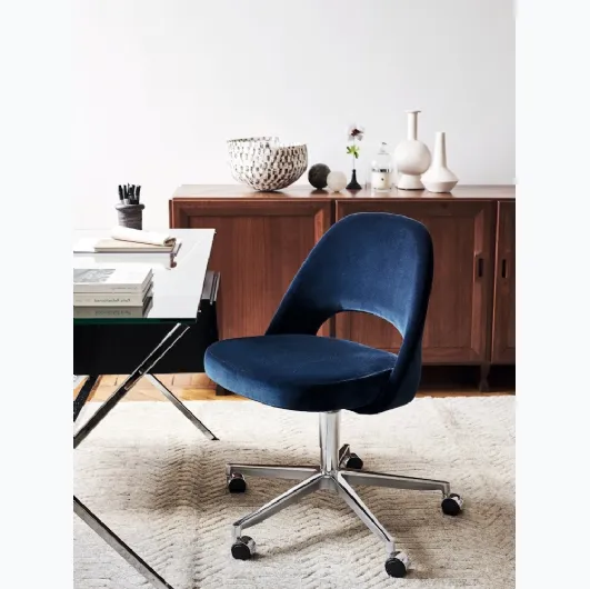 Saarinen Executive Swivel Side Chair by Knoll.