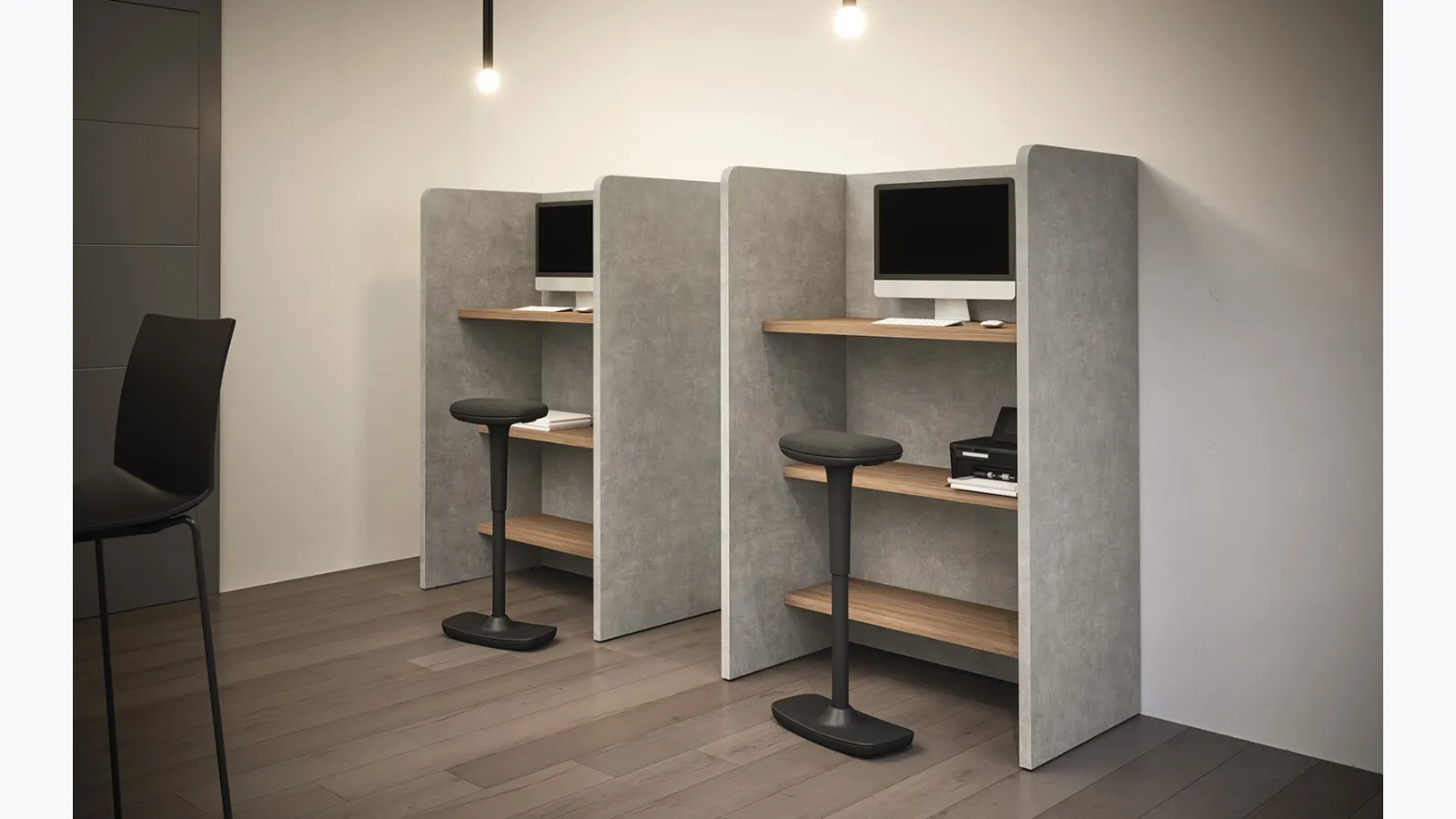 Swinging stool Harlem by Cinquanta3 guests