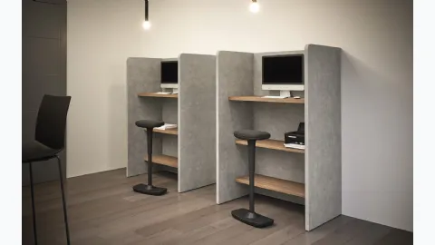 Swinging stool Harlem by Cinquanta3 guests