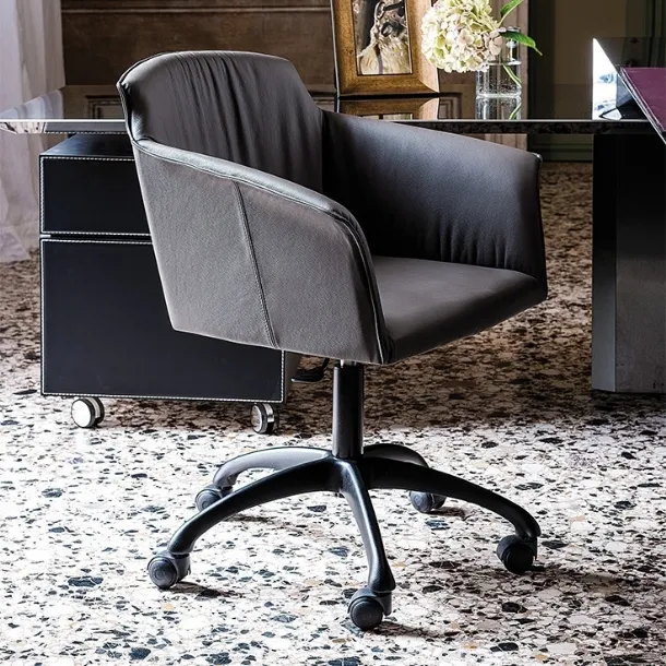 Swivel executive chair Tyler Wheels by Cattelan Italia.