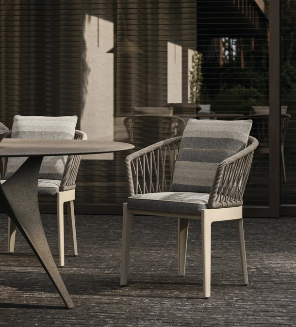 Chelsea Chair by Molteni & C