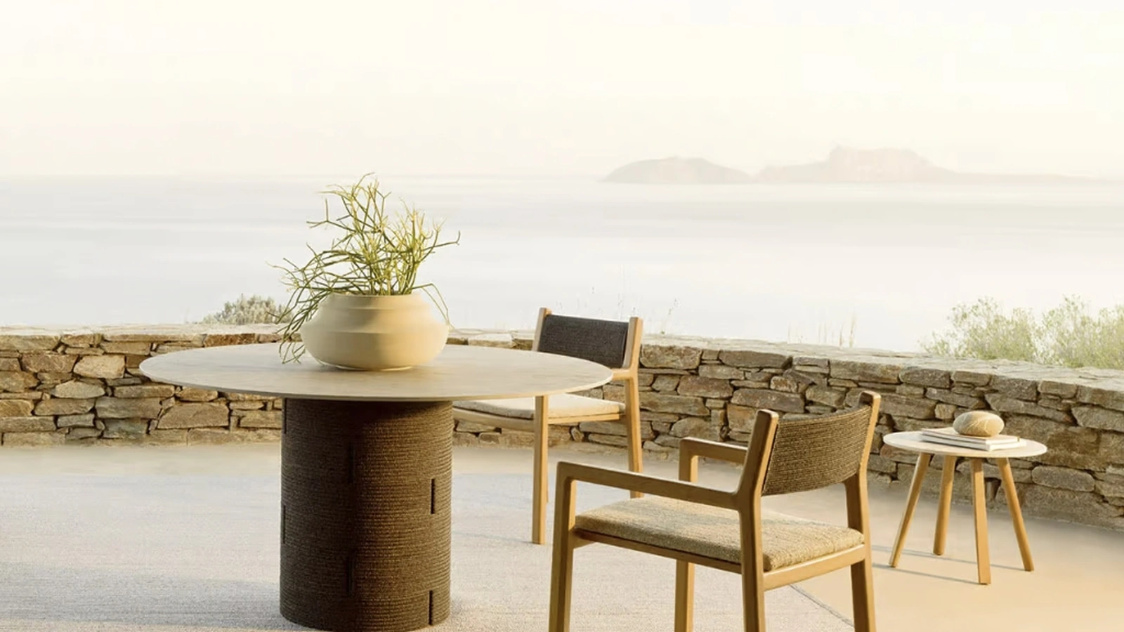 Gianna round table in HPL by Varaschin