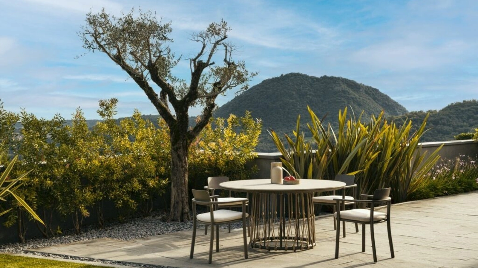 Lanai Table in sinterized stone by Bizzotto