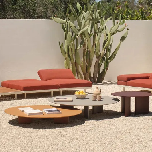 Naca coffee table in aluminum by Fast.