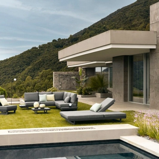 Infinity Living Room in painted aluminum by Bizzotto