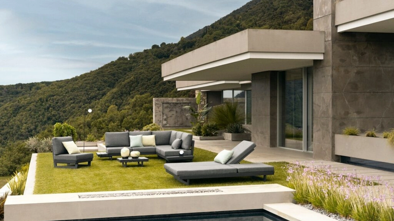Infinity Living Room in painted aluminum by Bizzotto