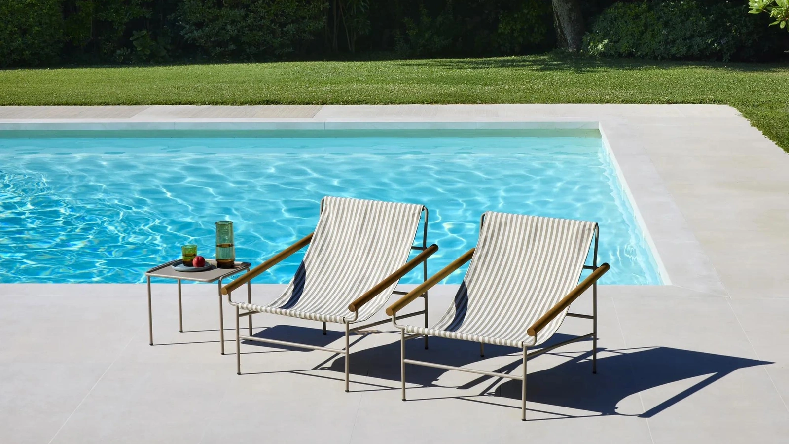 Dress Code Smart Sunbed by Scab Design