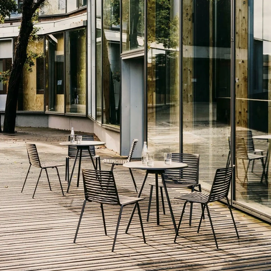 Zebra chair by Fast.