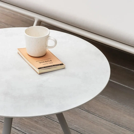 Zebra porcelain stoneware coffee table by Fast.
