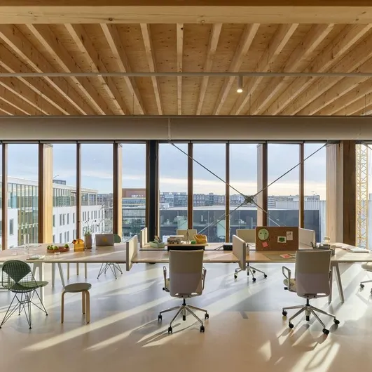 Joyn 2 Platform by Vitra is an operational desk.