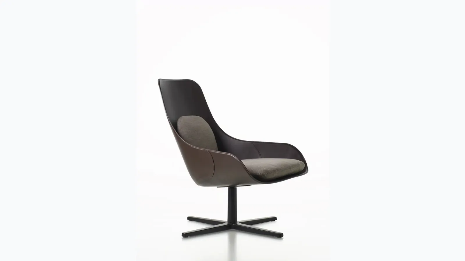Executive armchair in Alias Violon leather.