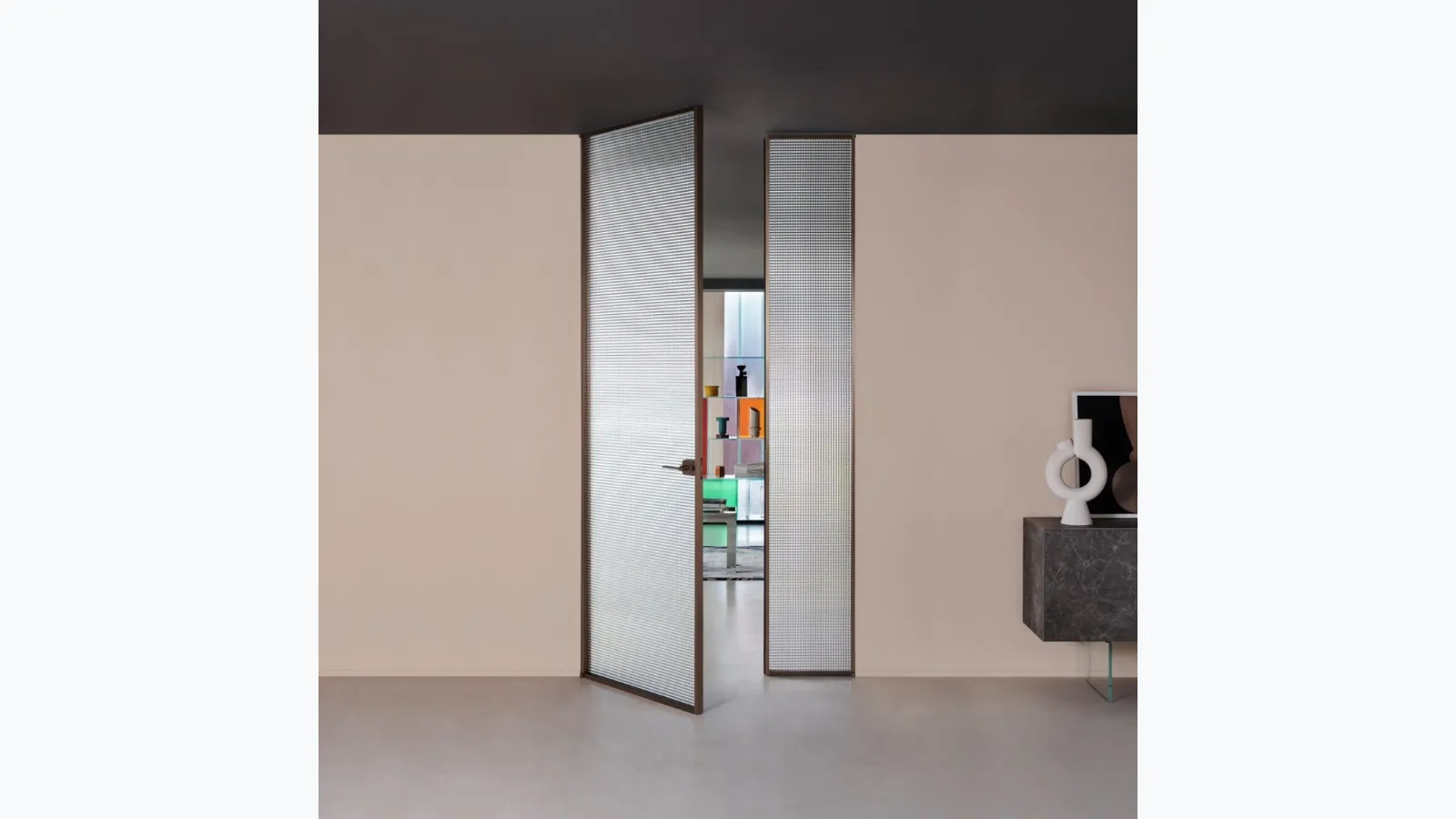 Flush-mounted Sherazade Double Swing internal door in glass with Plain aluminum frame by Glas Italia