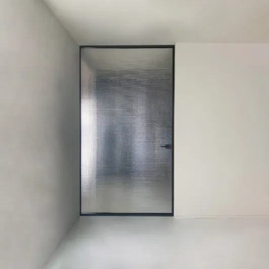 Indoor door Sherazade Pivot Plain by Glas Italia.